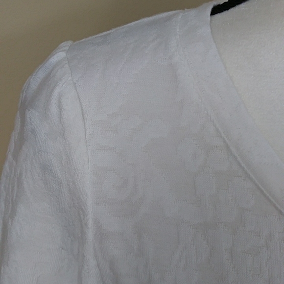 Rose + Olive Pleated Short Sleeve Top M White Pattern - Picture 12 of 16